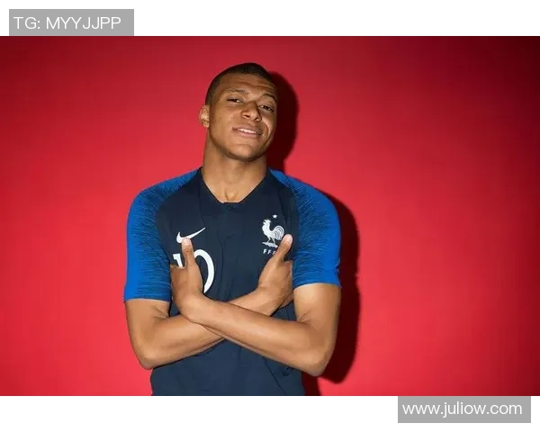 足球场上的风采各类足球明星发型大赏与时尚潮流解析