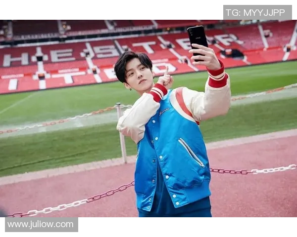 鹿晗如何在足球领域崭露头角成为新一代足球明星的故事与启示