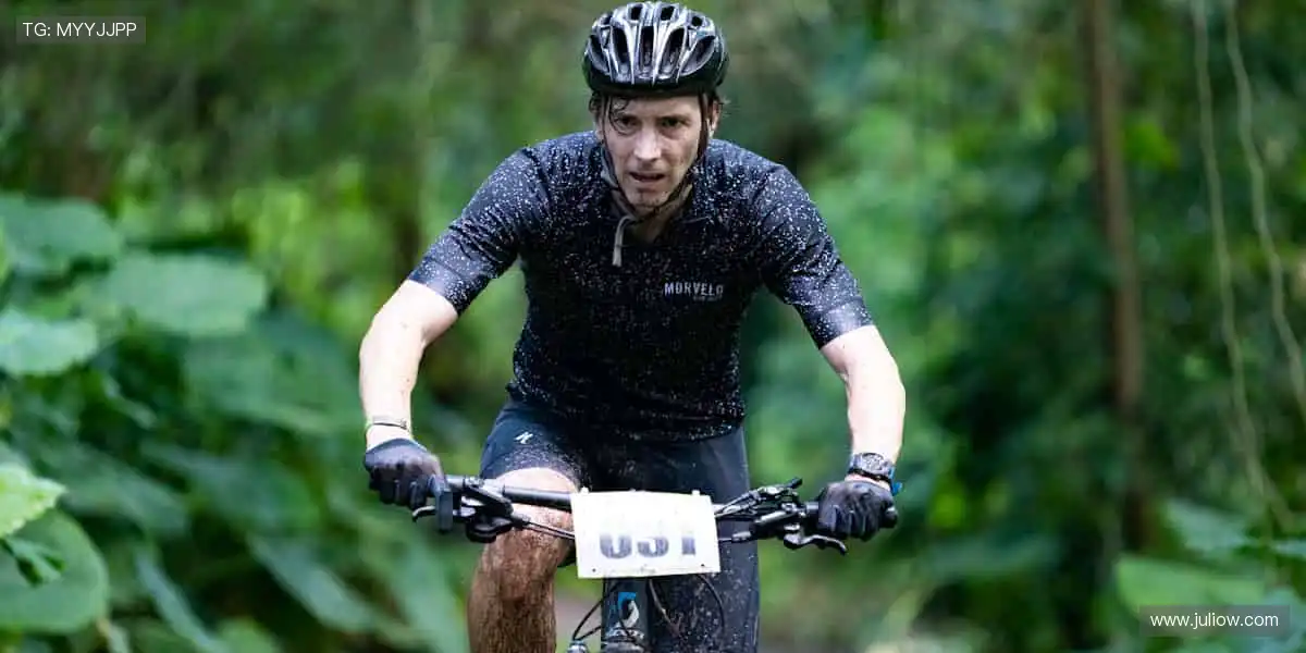 从训练场到直播间,我们与你同在!🏟️📱